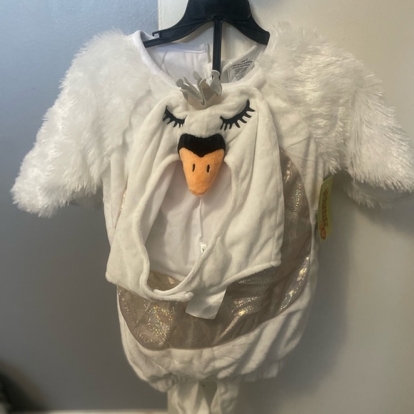 BNT Swan Halloween Costume ( 12-18 months) - Picture 1 of 2
